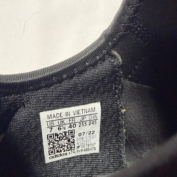 Adidas NMD R1 V2 Core Black 2022 Shoes size 7 - Picture 8 of 8